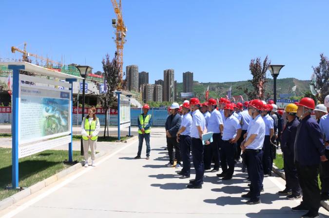 泓源公司开展安全生产月活动——重点建设项目观摩学习(图3) 泓源公司开展安全生产月活动——重点建设项目观摩学习(图3)