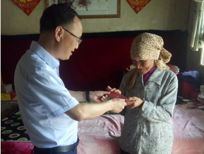 泓源公司深入帮扶村开展走访慰问活动(图3) 泓源公司深入帮扶村开展走访慰问活动(图3)