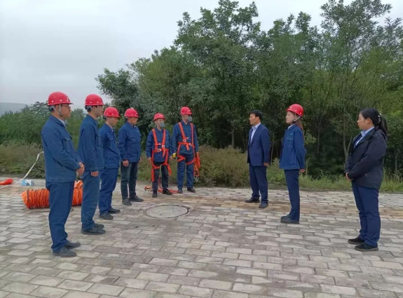 防患未然 未雨绸缪--泓源能源供应公司开展2021年供热突发事件综合应急演练(图6) 防患未然 未雨绸缪--泓源能源供应公司开展2021年供热突发事件综合应急演练(图6)