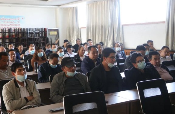 泓源出租车公司召开9月份安全例会积极部署国庆期间安全生产工作(图2) 泓源出租车公司召开9月份安全例会积极部署国庆期间安全生产工作(图2)