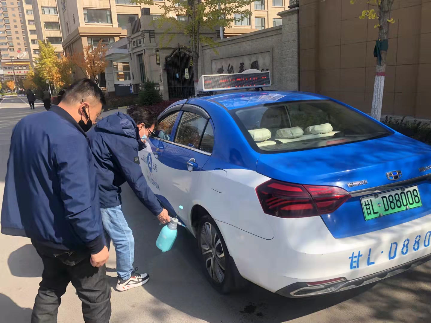 文明创建我先行——泓源出租车公司多措并举助力文明城市创建(图2) 文明创建我先行——泓源出租车公司多措并举助力文明城市创建(图2)