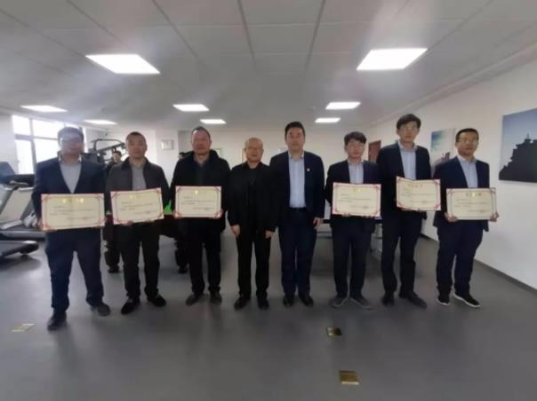 市产投集团团委举办球类联谊比赛(图2) 市产投集团团委举办球类联谊比赛(图2)