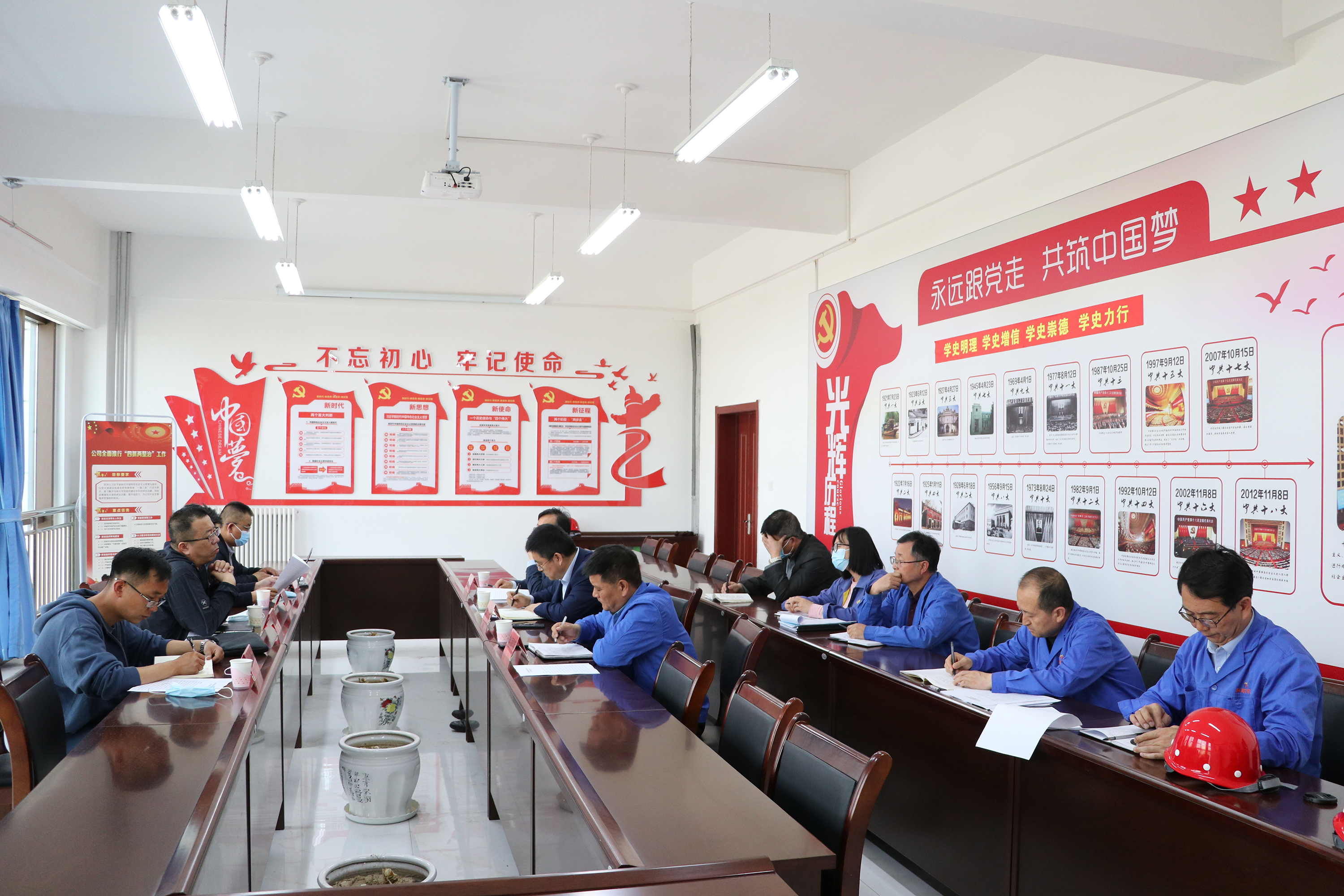 酒钢集团考察丰收机械公司(图2) 酒钢集团考察丰收机械公司(图2)