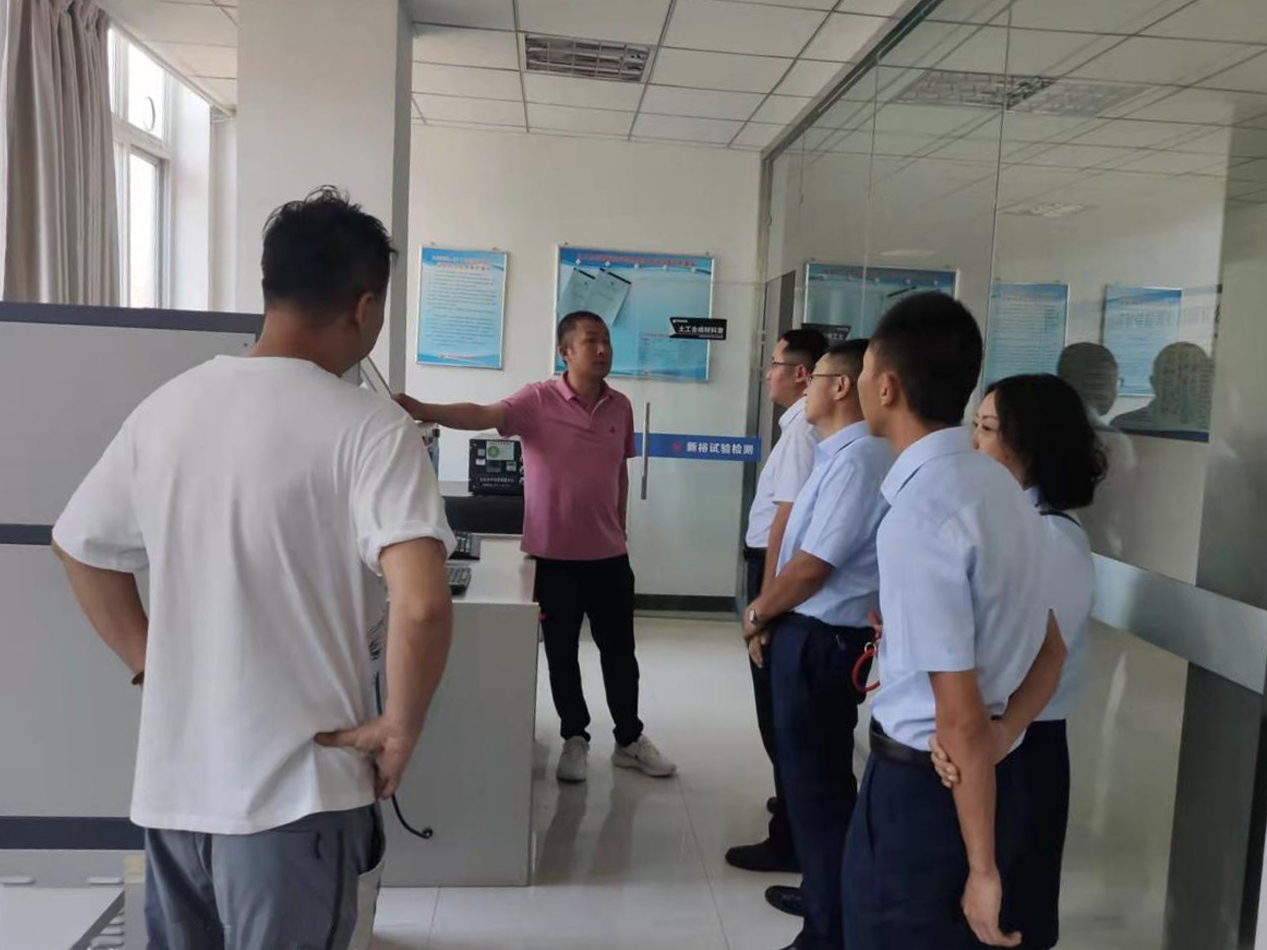 市产投集团泾东设计公司赴甲级检测公司考察学习(图2) 市产投集团泾东设计公司赴甲级检测公司考察学习(图2)